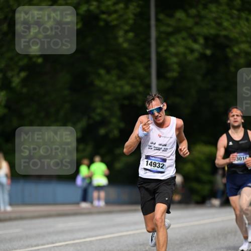 29.06.2025 - hella hamburg halbmarathon Dr. Thomas Lammeyer http://msf.ph/oto/8153841 29.06.2025 09:42:23 Kennedybrücke 4524, 6699, 11342 meine-sportfotos.de