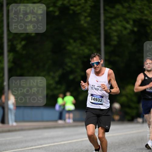 29.06.2025 - hella hamburg halbmarathon Dr. Thomas Lammeyer http://msf.ph/oto/8153847 29.06.2025 09:42:23 Kennedybrücke 4524, 6699, 11342 meine-sportfotos.de