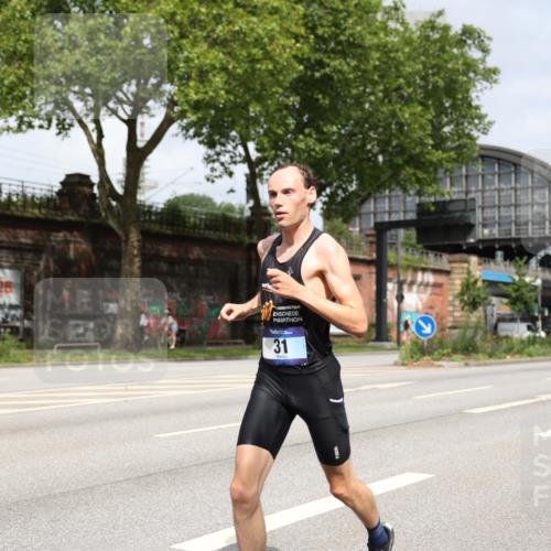 29.06.2025 - hella hamburg halbmarathon Yannick Fuchs http://msf.ph/oto/8153848 29.06.2025 10:10:13 20KM 31, 19227 meine-sportfotos.de