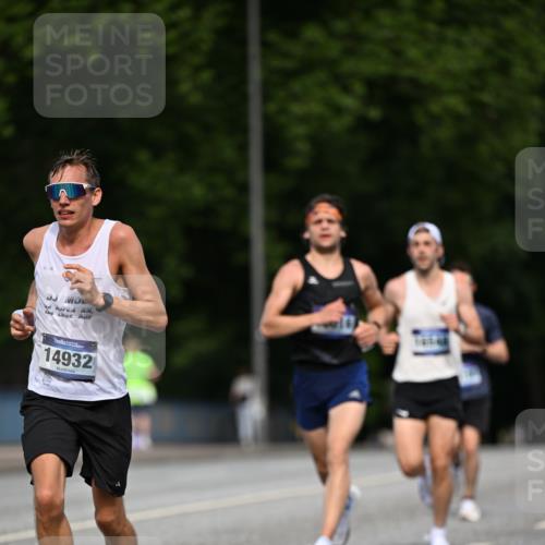 29.06.2025 - hella hamburg halbmarathon Dr. Thomas Lammeyer http://msf.ph/oto/8153858 29.06.2025 09:42:24 Kennedybrücke 4524, 6699, 11342 meine-sportfotos.de