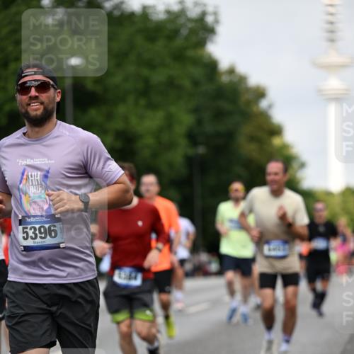 29.06.2025 - hella hamburg halbmarathon Dr. Thomas Lammeyer http://msf.ph/oto/8153937 29.06.2025 10:07:52 Kennedybrücke 1450, 1885, 2594, 2683, 2759, 4095, 4307, 4511, 4587, 5058, 5384, 5396, 5464, 5613, 6142, 6391, 6453, 7006, 7277, 7278, 7279, 7306, 7935, 8421, 8422, 8423, 8469, 8484, 9453, 9899, 10389, 11402 meine-sportfotos.de