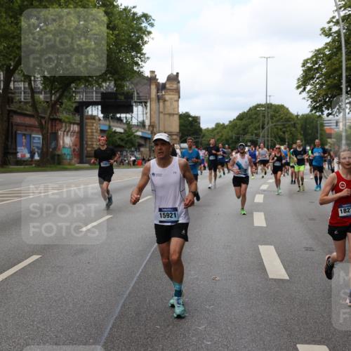 29.06.2025 - hella hamburg halbmarathon Yannick Fuchs http://msf.ph/oto/8153941 29.06.2025 10:37:49 20KM 3109, 3116, 3124, 3697, 3928, 4080, 4318, 6495, 7026, 7185, 7508, 7635, 8664, 9114, 10099, 10237, 10251, 10493, 11177, 11778, 12153, 12623, 12657, 12723, 12776, 13398, 13807, 13897, 14201, 14210, 14484, 14849, 15706, 15921, 16314, 16338, 16997, 17391, 17403, 18274, 18449, 18775, 19009, 19038, 19051, 19229 meine-sportfotos.de