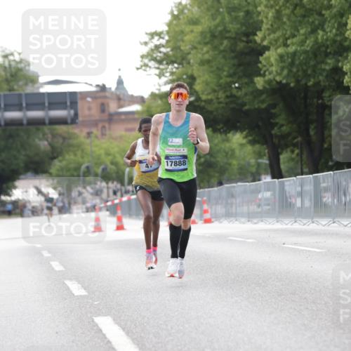 29.06.2025 - hella hamburg halbmarathon Jannik Wohlers http://msf.ph/oto/8153946 29.06.2025 09:35:12 Lombardsbrücke 36, 39, 47, 17888 meine-sportfotos.de