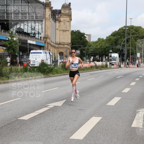 29.06.2025 - hella hamburg halbmarathon Yannick Fuchs http://msf.ph/oto/8153949 29.06.2025 10:11:28 20KM 45, 50, 12673 meine-sportfotos.de