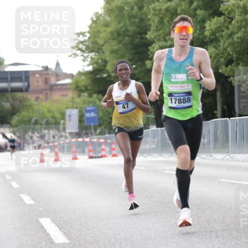 29.06.2025 - hella hamburg halbmarathon Jannik Wohlers http://msf.ph/oto/8153985 29.06.2025 09:35:14 Lombardsbrücke 36, 39, 47, 17888 meine-sportfotos.de