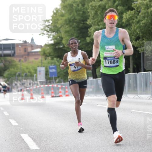 29.06.2025 - hella hamburg halbmarathon Jannik Wohlers http://msf.ph/oto/8153992 29.06.2025 09:35:14 Lombardsbrücke 36, 39, 47, 17888 meine-sportfotos.de
