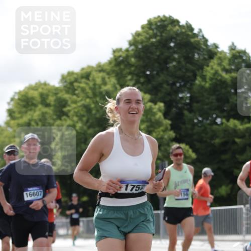 29.06.2025 - hella hamburg halbmarathon Jannik Wohlers http://msf.ph/oto/8154004 29.06.2025 10:16:04 Lombardsbrücke 1212, 1244, 1599, 2347, 2912, 3030, 3134, 3156, 3484, 3648, 3687, 4478, 4583, 5294, 6024, 6488, 7158, 7358, 7753, 8295, 8597, 8645, 8707, 8847, 8857, 9628, 9664, 9810, 10076, 10139, 10141, 10183, 10575, 11236, 11344, 11345, 11752, 12572, 12872, 12911, 13215, 13220, 13610, 13712, 13727, 13835, 13859, 14857, 15332, 15388, 15487, 16098, 16100, 16186, 16199, 16456, 16607, 16740, 17422, 17694, 17806, 17838, 17854, 17942 meine-sportfotos.de