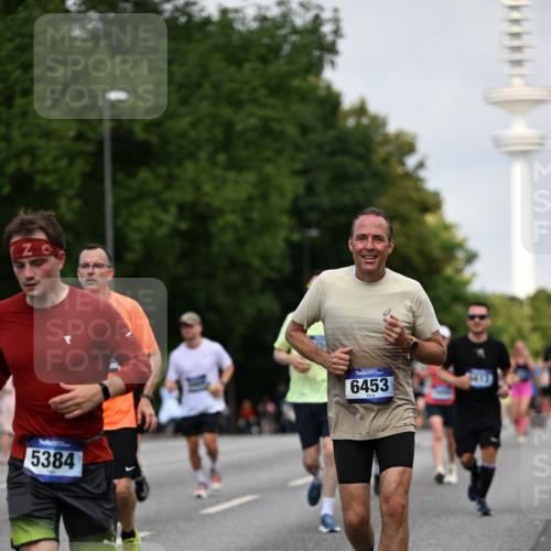29.06.2025 - hella hamburg halbmarathon Dr. Thomas Lammeyer http://msf.ph/oto/8154005 29.06.2025 10:07:53 Kennedybrücke 1450, 1885, 2594, 2683, 2759, 4095, 4307, 4511, 4587, 5058, 5384, 5396, 5464, 5613, 6142, 6391, 6453, 7006, 7277, 7278, 7279, 7306, 7935, 8177, 8421, 8422, 8423, 8469, 8484, 9453, 9899, 10389, 11402 meine-sportfotos.de