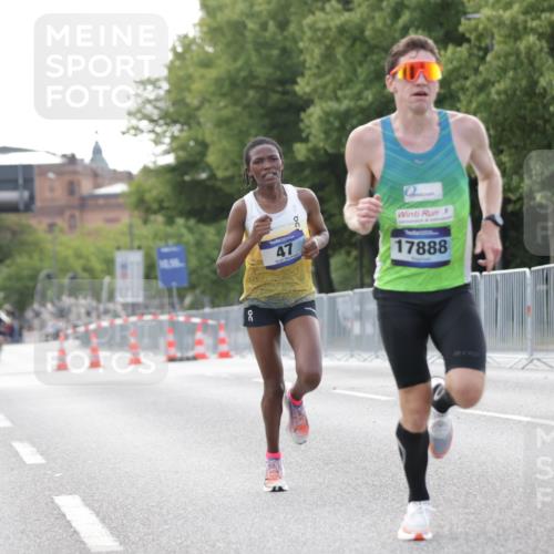 29.06.2025 - hella hamburg halbmarathon Jannik Wohlers http://msf.ph/oto/8154007 29.06.2025 09:35:14 Lombardsbrücke 36, 39, 47, 17888 meine-sportfotos.de