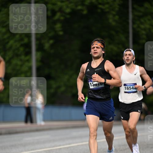 29.06.2025 - hella hamburg halbmarathon Dr. Thomas Lammeyer http://msf.ph/oto/8154014 29.06.2025 09:42:25 Kennedybrücke 4524, 6699, 11342 meine-sportfotos.de