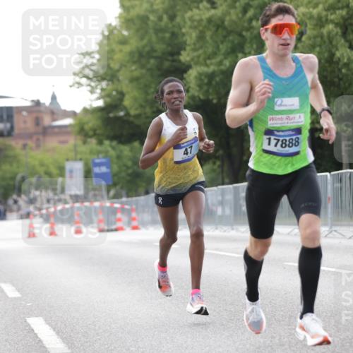 29.06.2025 - hella hamburg halbmarathon Jannik Wohlers http://msf.ph/oto/8154022 29.06.2025 09:35:14 Lombardsbrücke 36, 39, 47, 17888 meine-sportfotos.de
