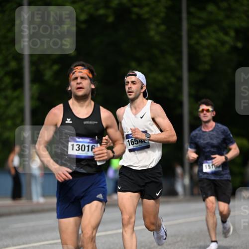 29.06.2025 - hella hamburg halbmarathon Dr. Thomas Lammeyer http://msf.ph/oto/8154025 29.06.2025 09:42:26 Kennedybrücke 51, 4524, 6699, 11342 meine-sportfotos.de