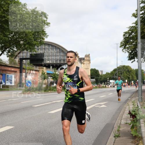 29.06.2025 - hella hamburg halbmarathon Yannick Fuchs http://msf.ph/oto/8154048 29.06.2025 10:12:08 20KM 3944, 11409, 11864 meine-sportfotos.de