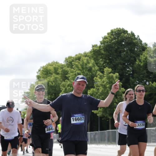 29.06.2025 - hella hamburg halbmarathon Jannik Wohlers http://msf.ph/oto/8154052 29.06.2025 10:16:04 Lombardsbrücke 1212, 1244, 1599, 2347, 2912, 3030, 3134, 3156, 3484, 3648, 3687, 4478, 4583, 5294, 6024, 6488, 7158, 7358, 7753, 8295, 8597, 8645, 8707, 8847, 8857, 9628, 9664, 9810, 10076, 10139, 10141, 10183, 10575, 11236, 11344, 11345, 11752, 12572, 12872, 12911, 13215, 13220, 13610, 13712, 13727, 13835, 13859, 14857, 15332, 15388, 15487, 16098, 16100, 16186, 16199, 16456, 16607, 16740, 17422, 17694, 17806, 17838, 17854, 17942 meine-sportfotos.de
