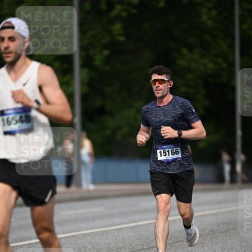 29.06.2025 - hella hamburg halbmarathon Dr. Thomas Lammeyer http://msf.ph/oto/8154053 29.06.2025 09:42:27 Kennedybrücke 51, 4524, 6699, 11342 meine-sportfotos.de