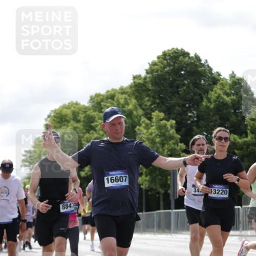 29.06.2025 - hella hamburg halbmarathon Jannik Wohlers http://msf.ph/oto/8154065 29.06.2025 10:16:05 Lombardsbrücke 1212, 1244, 1599, 1825, 2347, 2912, 3030, 3156, 3484, 3648, 3687, 4478, 4583, 5294, 6024, 6488, 7158, 7358, 7753, 8295, 8597, 8645, 8707, 8847, 8857, 9628, 9664, 9810, 10076, 10139, 10141, 10183, 10575, 11236, 11344, 11345, 11752, 12572, 12872, 12911, 13215, 13220, 13610, 13712, 13727, 13835, 13859, 14857, 15332, 15388, 15487, 16098, 16100, 16186, 16199, 16456, 16607, 16740, 17422, 17694, 17806, 17838, 17854, 17942 meine-sportfotos.de