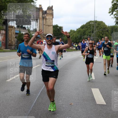 29.06.2025 - hella hamburg halbmarathon Yannick Fuchs http://msf.ph/oto/8154087 29.06.2025 10:37:51 20KM 3109, 3116, 3124, 3146, 3437, 3697, 3928, 4080, 4318, 6495, 7026, 7185, 7508, 7635, 8664, 9114, 10099, 10237, 10251, 10493, 11778, 12153, 12623, 12657, 12723, 12776, 13348, 13398, 13807, 13897, 14201, 14210, 14484, 14849, 15383, 15706, 15921, 15932, 16105, 16314, 16338, 16648, 16997, 17391, 17403, 18274, 18449, 18775, 19009, 19038, 19051, 19090, 19229 meine-sportfotos.de