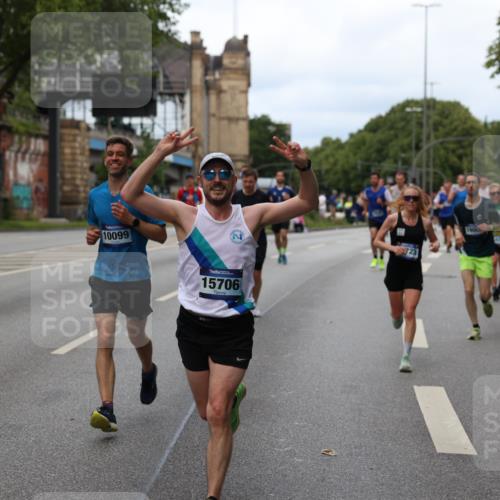 29.06.2025 - hella hamburg halbmarathon Yannick Fuchs http://msf.ph/oto/8154100 29.06.2025 10:37:51 20KM 3109, 3116, 3124, 3146, 3437, 3697, 3928, 4080, 4318, 6495, 7026, 7185, 7508, 7635, 8664, 9114, 10099, 10237, 10251, 10493, 11778, 12153, 12623, 12657, 12723, 12776, 13348, 13398, 13807, 13897, 14201, 14210, 14484, 14849, 15383, 15706, 15921, 15932, 16105, 16314, 16338, 16648, 16997, 17391, 17403, 18274, 18449, 18775, 19009, 19038, 19051, 19090, 19229 meine-sportfotos.de