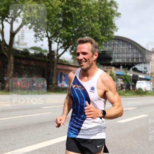 29.06.2025 - hella hamburg halbmarathon Yannick Fuchs http://msf.ph/oto/8154101 29.06.2025 10:12:19 20KM 11864 meine-sportfotos.de