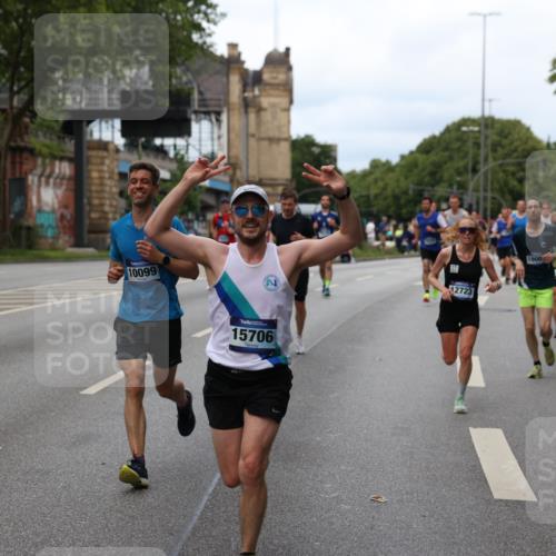 29.06.2025 - hella hamburg halbmarathon Yannick Fuchs http://msf.ph/oto/8154105 29.06.2025 10:37:51 20KM 3109, 3116, 3124, 3146, 3437, 3697, 3928, 4080, 4318, 6495, 7026, 7185, 7508, 7635, 8664, 9114, 10099, 10237, 10251, 10493, 11778, 12153, 12623, 12657, 12723, 12776, 13348, 13398, 13807, 13897, 14201, 14210, 14484, 14849, 15383, 15706, 15921, 15932, 16105, 16314, 16338, 16648, 16997, 17391, 17403, 18274, 18449, 18775, 19009, 19038, 19051, 19090, 19229 meine-sportfotos.de