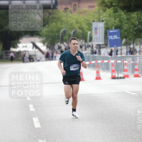 29.06.2025 - hella hamburg halbmarathon Jannik Wohlers http://msf.ph/oto/8154106 29.06.2025 09:35:28 Lombardsbrücke 28, 47, 14689, 17888 meine-sportfotos.de