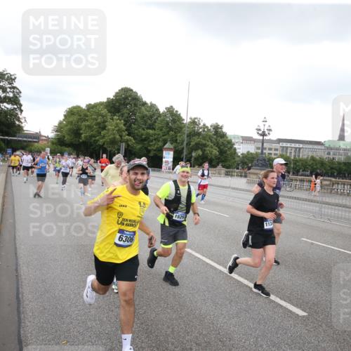 29.06.2025 - hella hamburg halbmarathon Jannik Wohlers http://msf.ph/oto/8154153 29.06.2025 10:53:20 Lombardsbrücke 1687, 1753, 2079, 2429, 3055, 4595, 4801, 5430, 5856, 5857, 6039, 6273, 6306, 6913, 6996, 7039, 7537, 7611, 7614, 7890, 9077, 9531, 9572, 9771, 11493, 12068, 12259, 12459, 13316, 14799, 14927, 15047, 15118, 15191, 15290, 15292, 15498, 15804, 15821, 15822, 16313, 16748, 17236, 17255, 17309, 17709, 18057, 18059, 18079, 18083, 18532, 18609, 18902 meine-sportfotos.de