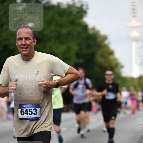 29.06.2025 - hella hamburg halbmarathon Dr. Thomas Lammeyer http://msf.ph/oto/8154155 29.06.2025 10:07:55 Kennedybrücke 1450, 2277, 2594, 2683, 4095, 4307, 4587, 5058, 5384, 5396, 5464, 5613, 6142, 6391, 6453, 7006, 7277, 7278, 7279, 7306, 7935, 8177, 8421, 8422, 8423, 8469, 8484, 9899, 10389, 11402 meine-sportfotos.de