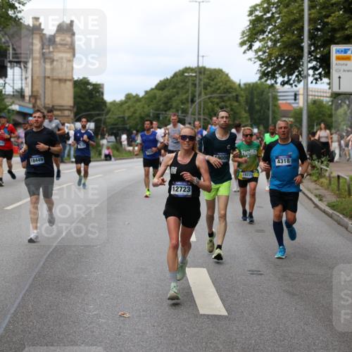 29.06.2025 - hella hamburg halbmarathon Yannick Fuchs http://msf.ph/oto/8154161 29.06.2025 10:37:52 20KM 3109, 3116, 3124, 3146, 3437, 3697, 3928, 4080, 4318, 5506, 6495, 7026, 7185, 7451, 7508, 7635, 8664, 9114, 10099, 10237, 10251, 10493, 11778, 12153, 12623, 12657, 12723, 12776, 13348, 13398, 13807, 13897, 14201, 14210, 14484, 14690, 14849, 15383, 15706, 15932, 16105, 16314, 16338, 16648, 16997, 17391, 17403, 18274, 18449, 18775, 19009, 19038, 19051, 19090, 19229 meine-sportfotos.de