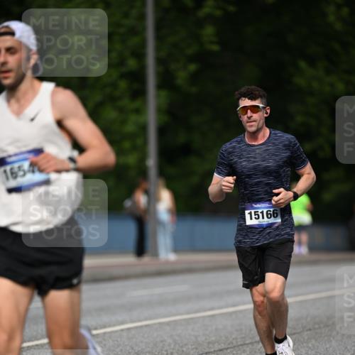 29.06.2025 - hella hamburg halbmarathon Dr. Thomas Lammeyer http://msf.ph/oto/8154164 29.06.2025 09:42:27 Kennedybrücke 51, 4524, 6699, 11342 meine-sportfotos.de