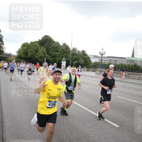 29.06.2025 - hella hamburg halbmarathon Jannik Wohlers http://msf.ph/oto/8154168 29.06.2025 10:53:20 Lombardsbrücke 1687, 1753, 2079, 2429, 3055, 4595, 4801, 5430, 5856, 5857, 6039, 6273, 6306, 6913, 6996, 7039, 7537, 7611, 7614, 7890, 9077, 9531, 9572, 9771, 11493, 12068, 12259, 12459, 13316, 14799, 14927, 15047, 15118, 15191, 15290, 15292, 15498, 15804, 15821, 15822, 16313, 16748, 17236, 17255, 17309, 17709, 18057, 18059, 18079, 18083, 18532, 18609, 18902 meine-sportfotos.de