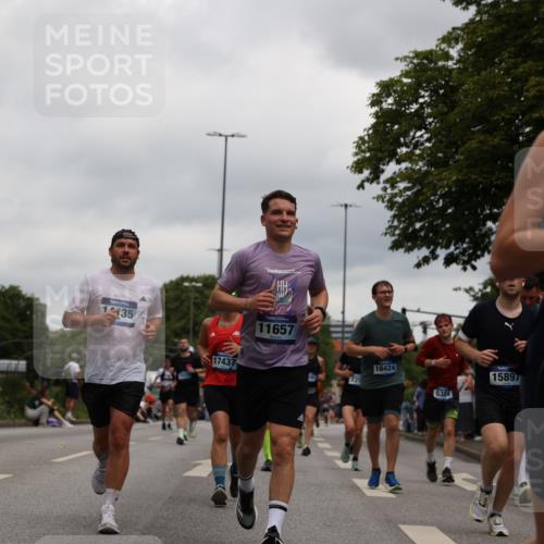 29.06.2025 - hella hamburg halbmarathon Yannick Fuchs http://msf.ph/oto/8154171 29.06.2025 10:57:47 20KM 1254, 1316, 1334, 1464, 1940, 2685, 4328, 5305, 5384, 7290, 8561, 9191, 10705, 10766, 11149, 11527, 11657, 11771, 12315, 12316, 12662, 13171, 13841, 14135, 14493, 15093, 15532, 15897, 16424, 16426, 16639, 16995, 17061, 17071, 17437, 17685, 17686, 17730, 17894, 18122, 18581, 18717 meine-sportfotos.de