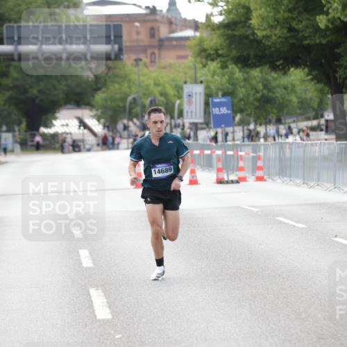 29.06.2025 - hella hamburg halbmarathon Jannik Wohlers http://msf.ph/oto/8154172 29.06.2025 09:35:29 Lombardsbrücke 28, 47, 14689, 17888 meine-sportfotos.de