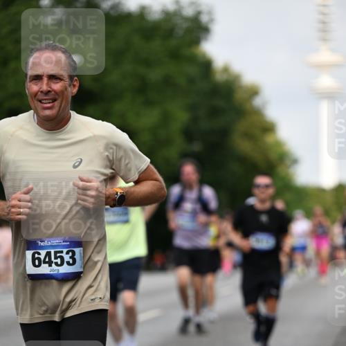 29.06.2025 - hella hamburg halbmarathon Dr. Thomas Lammeyer http://msf.ph/oto/8154179 29.06.2025 10:07:55 Kennedybrücke 1450, 2277, 2594, 2683, 4095, 4307, 4587, 5058, 5384, 5396, 5464, 5613, 6142, 6391, 6453, 7006, 7277, 7278, 7279, 7306, 7935, 8177, 8421, 8422, 8423, 8469, 8484, 9899, 10389, 11402 meine-sportfotos.de