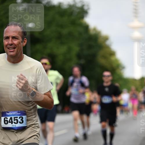 29.06.2025 - hella hamburg halbmarathon Dr. Thomas Lammeyer http://msf.ph/oto/8154188 29.06.2025 10:07:55 Kennedybrücke 1450, 2277, 2594, 2683, 4095, 4307, 4587, 5058, 5384, 5396, 5464, 5613, 6142, 6391, 6453, 7006, 7277, 7278, 7279, 7306, 7935, 8177, 8421, 8422, 8423, 8469, 8484, 9899, 10389, 11402 meine-sportfotos.de