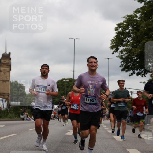 29.06.2025 - hella hamburg halbmarathon Yannick Fuchs http://msf.ph/oto/8154191 29.06.2025 10:57:48 20KM 1254, 1316, 1334, 1464, 2685, 4328, 5305, 5384, 7290, 8561, 9191, 10705, 10766, 11149, 11527, 11657, 11771, 12315, 12316, 12662, 13171, 13841, 14135, 14493, 15093, 15532, 15897, 16424, 16426, 16639, 16995, 17061, 17071, 17112, 17437, 17685, 17686, 17730, 17894, 18122, 18395, 18581, 18717 meine-sportfotos.de