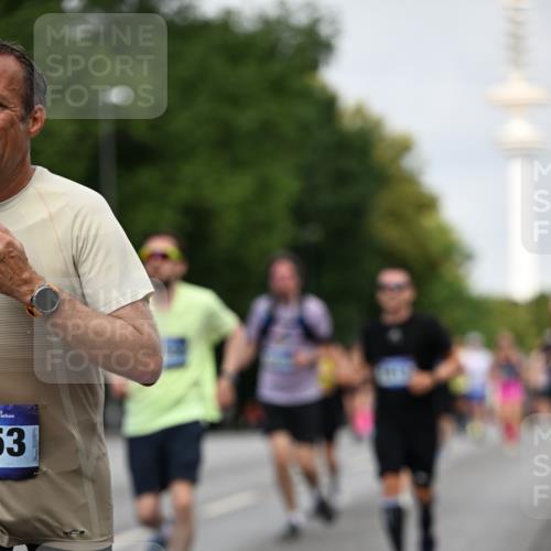 29.06.2025 - hella hamburg halbmarathon Dr. Thomas Lammeyer http://msf.ph/oto/8154197 29.06.2025 10:07:55 Kennedybrücke 1450, 2277, 2594, 2683, 4095, 4307, 4587, 5058, 5384, 5396, 5464, 5613, 6142, 6391, 6453, 7006, 7277, 7278, 7279, 7306, 7935, 8177, 8421, 8422, 8423, 8469, 8484, 9899, 10389, 11402 meine-sportfotos.de