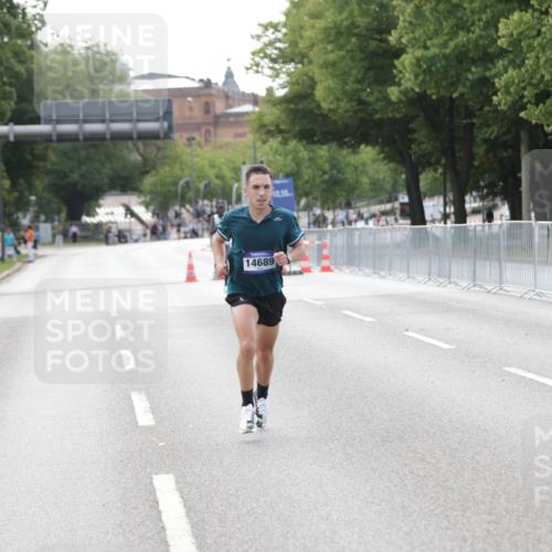 29.06.2025 - hella hamburg halbmarathon Jannik Wohlers http://msf.ph/oto/8154216 29.06.2025 09:35:30 Lombardsbrücke 28, 47, 14689, 17888 meine-sportfotos.de
