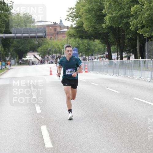 29.06.2025 - hella hamburg halbmarathon Jannik Wohlers http://msf.ph/oto/8154237 29.06.2025 09:35:30 Lombardsbrücke 28, 47, 14689, 17888 meine-sportfotos.de