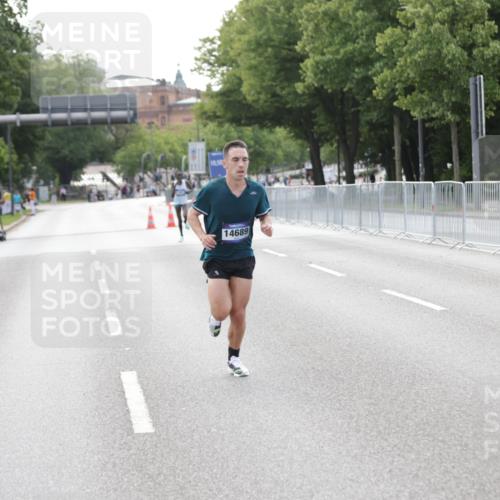 29.06.2025 - hella hamburg halbmarathon Jannik Wohlers http://msf.ph/oto/8154248 29.06.2025 09:35:30 Lombardsbrücke 28, 47, 14689, 17888 meine-sportfotos.de