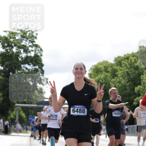 29.06.2025 - hella hamburg halbmarathon Jannik Wohlers http://msf.ph/oto/8154249 29.06.2025 10:16:10 Lombardsbrücke 1212, 1244, 1599, 1825, 2347, 2912, 3030, 3156, 3176, 3484, 3687, 4478, 5036, 5037, 6024, 6488, 7158, 7358, 7753, 8295, 8317, 8597, 8645, 8707, 8847, 8857, 9628, 9664, 9676, 9810, 10076, 10139, 10141, 10232, 10575, 11236, 11335, 11752, 12230, 12417, 12872, 12911, 13114, 13220, 13712, 13727, 13835, 13859, 14219, 14857, 16098, 16100, 16186, 16199, 16376, 16456, 16607, 16740, 16856, 17422, 17604, 17694, 17806, 17838, 17854, 17857, 17942 meine-sportfotos.de