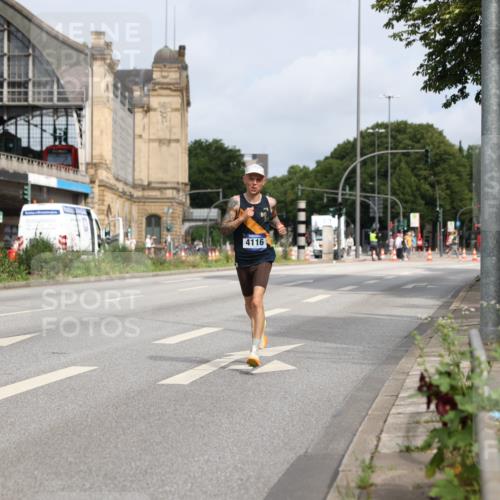 29.06.2025 - hella hamburg halbmarathon Yannick Fuchs http://msf.ph/oto/8154270 29.06.2025 10:13:03 20KM 4116, 18694 meine-sportfotos.de