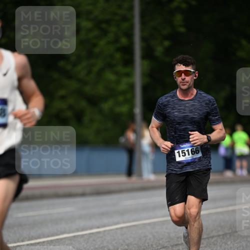 29.06.2025 - hella hamburg halbmarathon Dr. Thomas Lammeyer http://msf.ph/oto/8154274 29.06.2025 09:42:27 Kennedybrücke 51, 4524, 6699, 11342 meine-sportfotos.de