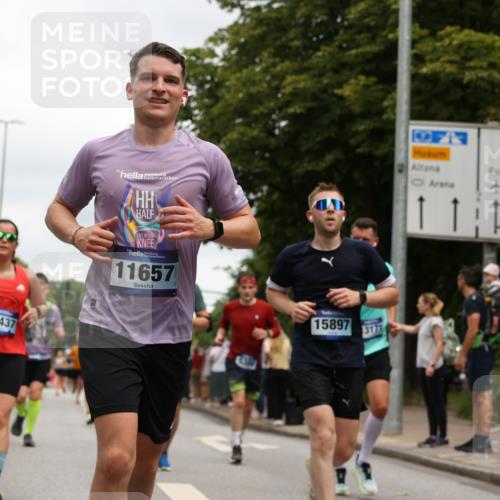 29.06.2025 - hella hamburg halbmarathon Yannick Fuchs http://msf.ph/oto/8154277 29.06.2025 10:57:48 20KM 1254, 1316, 1334, 1464, 2685, 4328, 5305, 5384, 7290, 8561, 9191, 10705, 10766, 11149, 11527, 11657, 11771, 12315, 12316, 12662, 13171, 13841, 14135, 14493, 15093, 15532, 15897, 16424, 16426, 16639, 16995, 17061, 17071, 17112, 17437, 17685, 17686, 17730, 17894, 18122, 18395, 18581, 18717 meine-sportfotos.de