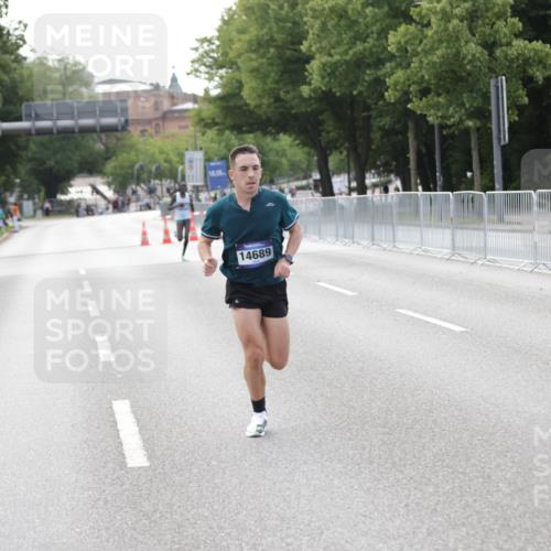 29.06.2025 - hella hamburg halbmarathon Jannik Wohlers http://msf.ph/oto/8154302 29.06.2025 09:35:31 Lombardsbrücke 28, 47, 14689, 17888 meine-sportfotos.de