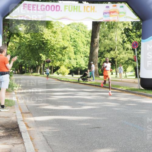 29.06.2025 - hella hamburg halbmarathon MichiJ http://msf.ph/oto/8154310 29.06.2025 09:54:41 Zwischen KM18-KM19  meine-sportfotos.de