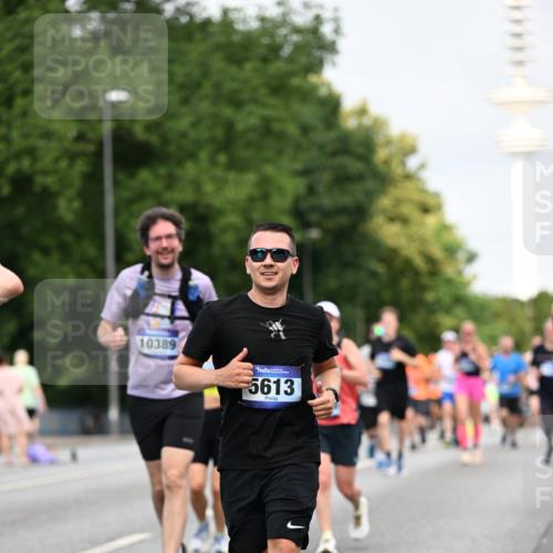 29.06.2025 - hella hamburg halbmarathon Dr. Thomas Lammeyer http://msf.ph/oto/8154313 29.06.2025 10:07:57 Kennedybrücke 1450, 2277, 2683, 4095, 4307, 4587, 4951, 5058, 5384, 5396, 5464, 5613, 6142, 6391, 6453, 7006, 7277, 7278, 7279, 7306, 7485, 8177, 8421, 8422, 8423, 8469, 8484, 9526, 9899, 10389, 11402 meine-sportfotos.de