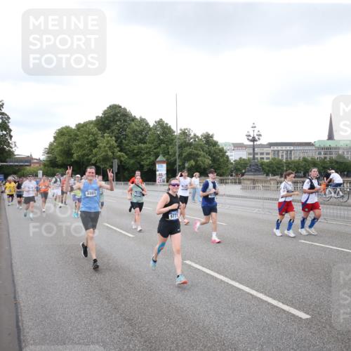 29.06.2025 - hella hamburg halbmarathon Jannik Wohlers http://msf.ph/oto/8154324 29.06.2025 10:53:23 Lombardsbrücke 1017, 1687, 1744, 1753, 2079, 3055, 4801, 5430, 5856, 5857, 5964, 6039, 6192, 6273, 6306, 6913, 6996, 7039, 7537, 7614, 7890, 8924, 9503, 9531, 9572, 9771, 11390, 11472, 11493, 12283, 13316, 13350, 14665, 14799, 14927, 15047, 15118, 15191, 15290, 15292, 15804, 15821, 15822, 16313, 16748, 17255, 17309, 17709, 18059, 18083, 18365, 18902 meine-sportfotos.de