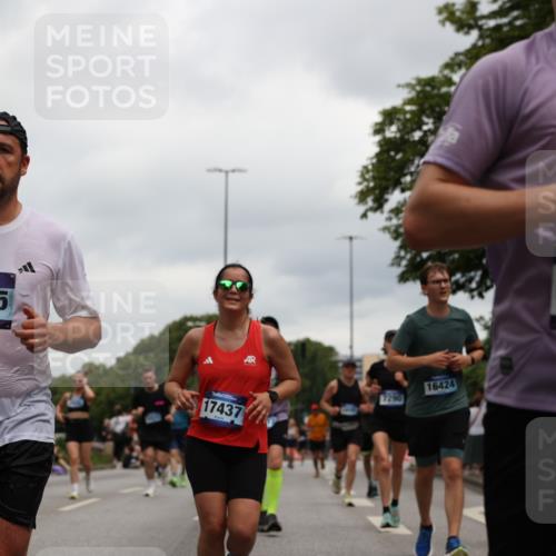 29.06.2025 - hella hamburg halbmarathon Yannick Fuchs http://msf.ph/oto/8154327 29.06.2025 10:57:49 20KM 1254, 1316, 1334, 1464, 2685, 4328, 5305, 5384, 7290, 8561, 9191, 10705, 10766, 11149, 11527, 11657, 11771, 12315, 12316, 12662, 13171, 13841, 14135, 14493, 15093, 15532, 15897, 16424, 16426, 16639, 16995, 17061, 17071, 17112, 17437, 17685, 17686, 17730, 17894, 18122, 18395, 18581, 18717 meine-sportfotos.de