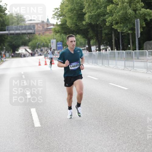 29.06.2025 - hella hamburg halbmarathon Jannik Wohlers http://msf.ph/oto/8154330 29.06.2025 09:35:31 Lombardsbrücke 28, 47, 14689, 17888 meine-sportfotos.de