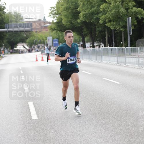 29.06.2025 - hella hamburg halbmarathon Jannik Wohlers http://msf.ph/oto/8154345 29.06.2025 09:35:31 Lombardsbrücke 28, 47, 14689, 17888 meine-sportfotos.de